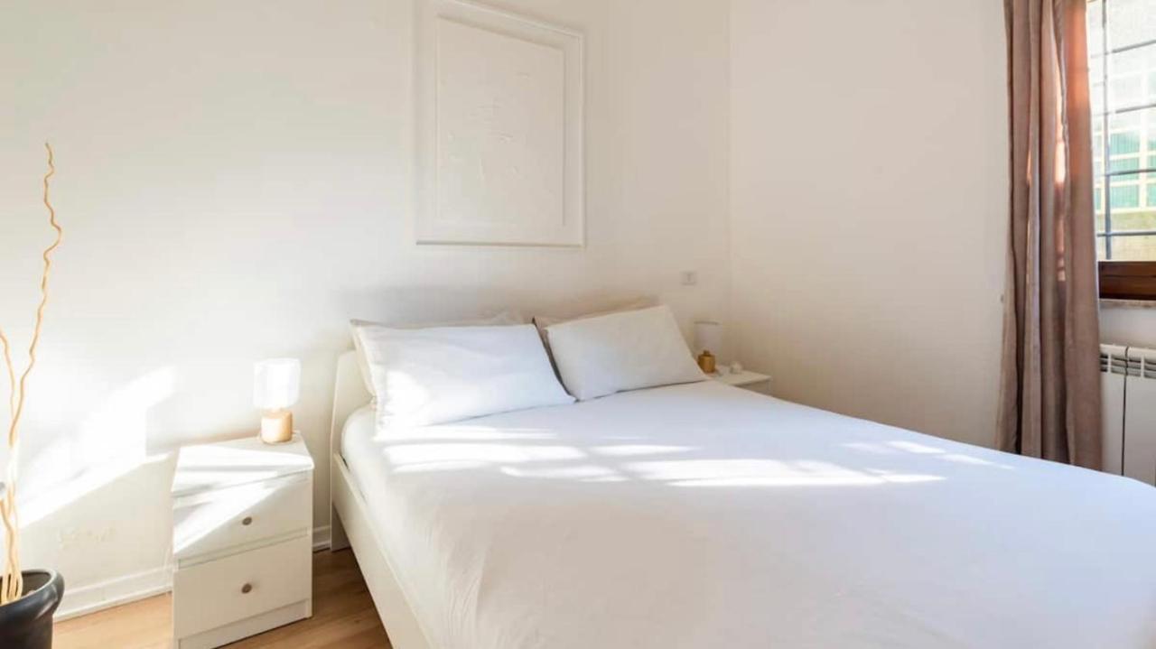 Independent House With Private Patio In Rome Villa Bagian luar foto